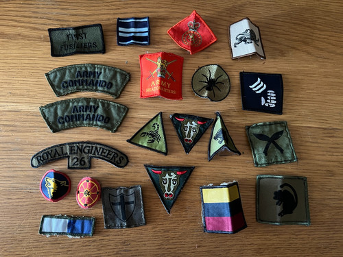 Various military cloth badges - various,
