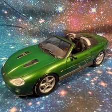 Paul's Model Art 10012 JAGUAR XKR ROADSTER JAMES BOND 007 DIE ANOTHER DAY 1/18