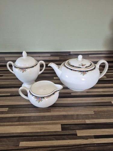 Wedgwood osborne r4699 - osborne, bone