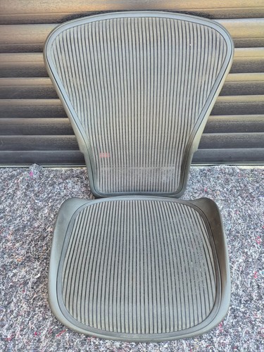 Herman miller size - herman, b
