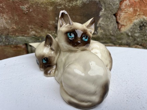 Royal doulton cuddling - royal, siamese