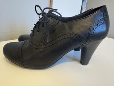 CLARKS BLACK LEATHER LACE UP