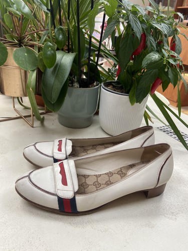 Beautiful ladies vintage gucci - ladies,