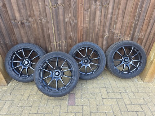 Black alloys wheels calibre - black,