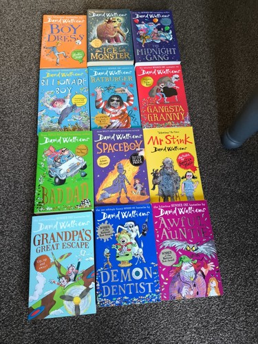 Paperback books bundle - books,