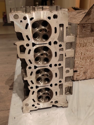 Reconditioned cylinder head - reconditioned,