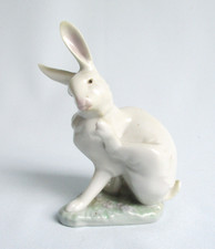 Lladro Hare Scratching Model