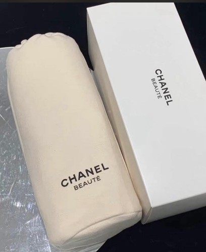Chanel beaute logo throw - chanel,