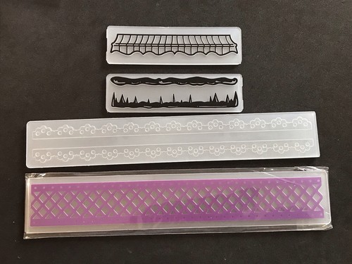 Border craft embossing folders
