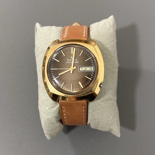 Bulova accutron day date - bulova,