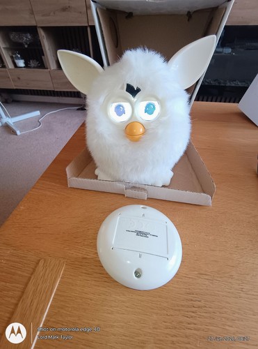 Hasbro 2012 furby yeti - hasbro, white