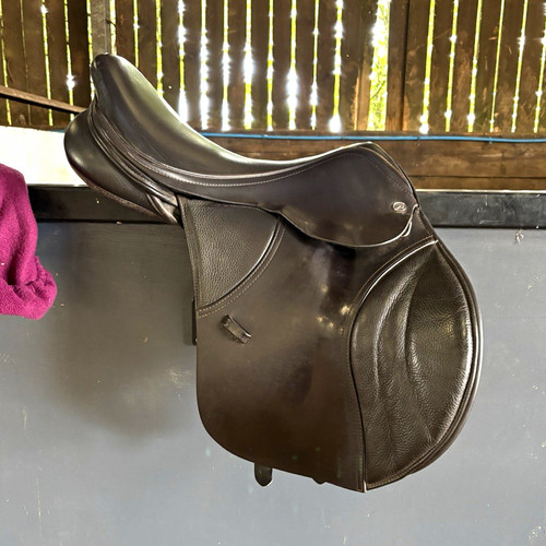 Thorowgood jumping saddle 17in - thorowgood,