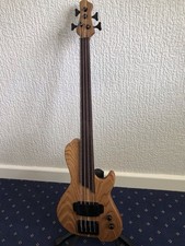 4-String Fretless  Electric