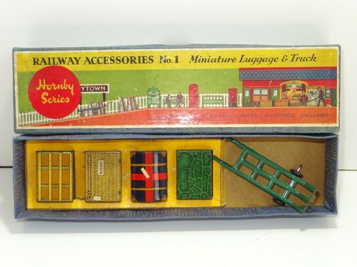 Hornby miniature luggage - hornby,