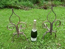 A PAIR OF ANTIQUE FRENCH, WROUGHT IRON FIRE DOGS / ANDIRONS / CHENETS. FIREPLACE
