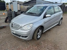 Mercedes B Class 2008 Breaking ONE WHEEL NUT