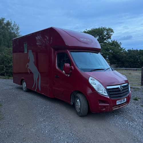 Vauxhall stall horsebox - stall,