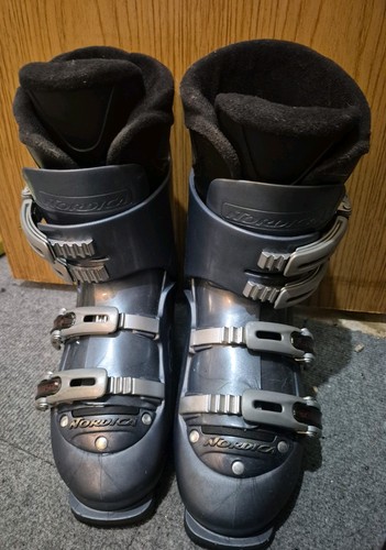 Nordica ski boots size - w,