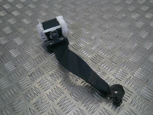 Toyota yaris seat belt - toyota,