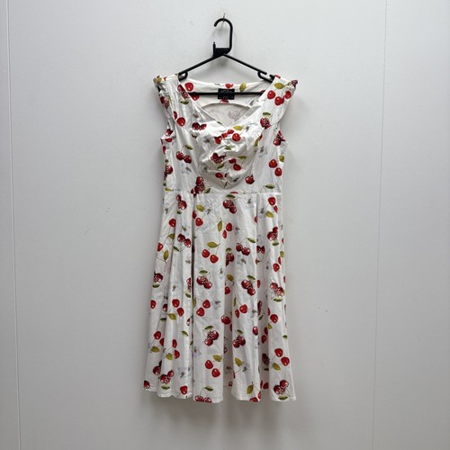 Hearts roses off white - &,