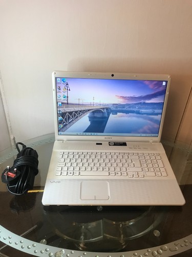 Sony vaio vpcej i5 - 17.3",