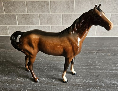 Beswick 1182 swish tail - ,
