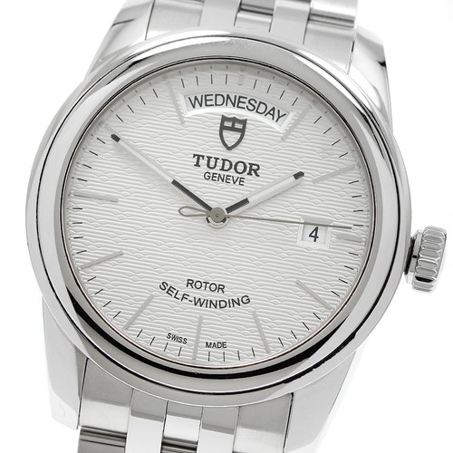 Tudor glamor date - date, day