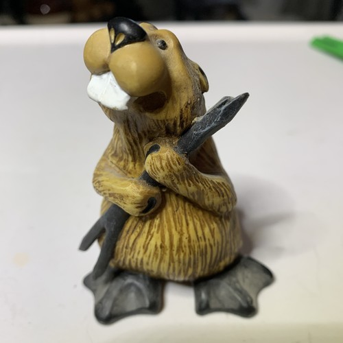 Bear foots beaver - beaver,