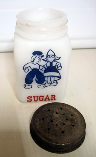 Vintage milk glass - 3,