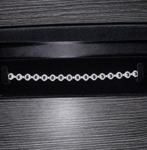18ct white gold sapphire - 18ct,