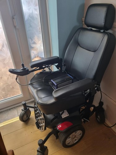 Titan axs mid - mid-wheel, powerchair