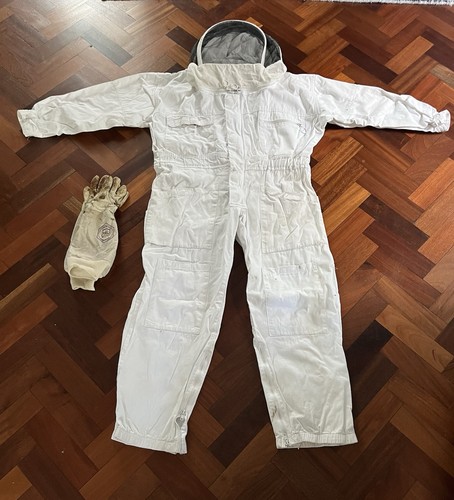 Bee keeping suit - bee,