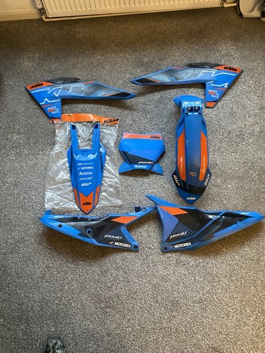 Oemktm plastics and graphics - plastics,