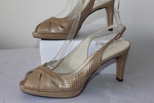 Stuart Weitzman Russell &