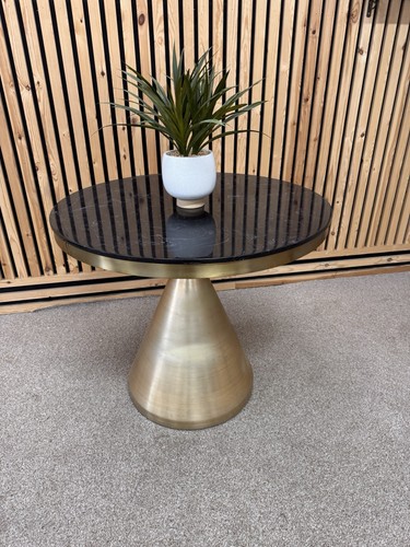 Marble round display - round,