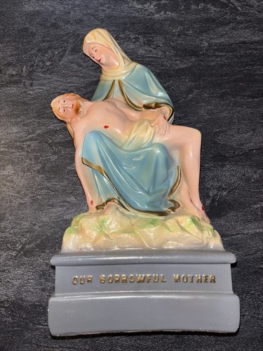 Pieta statue vintage - la,