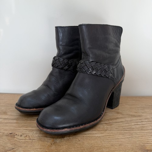 Clarks black leather ankle - black,