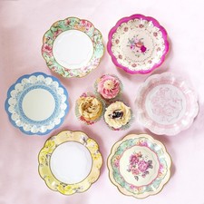 Pack of 24 Vintage Floral Paper Plates with Scalloped Edge, Truly Scrumptious D