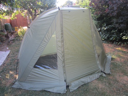 Portable green bivvy - green, shelter