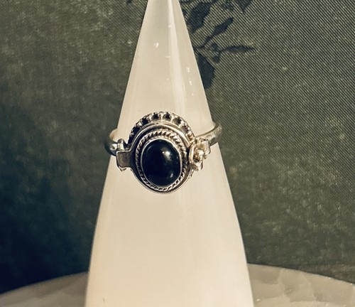 Beautiful black onyx poison - beautiful,