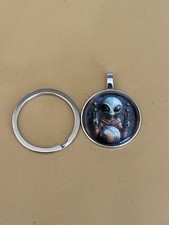 Alien keychain 