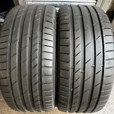 2x Matching Part Worn 235 40 18 95Y XL KUMHO 7mm+tread