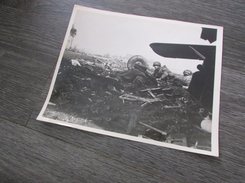 British airborne troops land - troops,