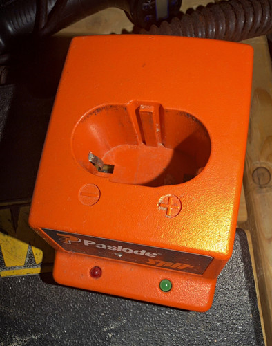 Paslode spit battery charger - paslode,