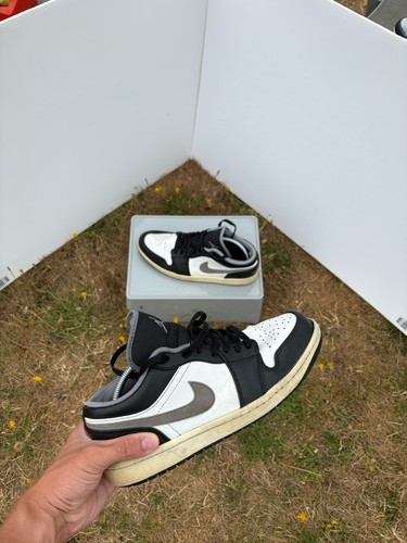 Nike air jordan mid - 1,