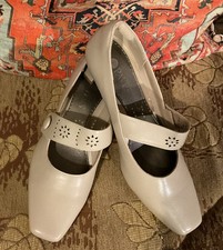 Pavers Comfort Court Shoes Adjustable  6 R Stone New No Box FREE POSTAGE LOOK 