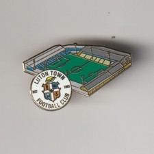 LUTON TOWN F.C. Club Crested Enamel Badge 