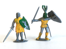 2 x TIMPO / TOYWAY 1980's. MEDIEVAL FOOT KNIGHTS.  1/32 PLASTIC SOLDIERS