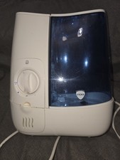 Vicks VH845E1 Warm Mist Humidifier White 2 Settings Working Good Condition
