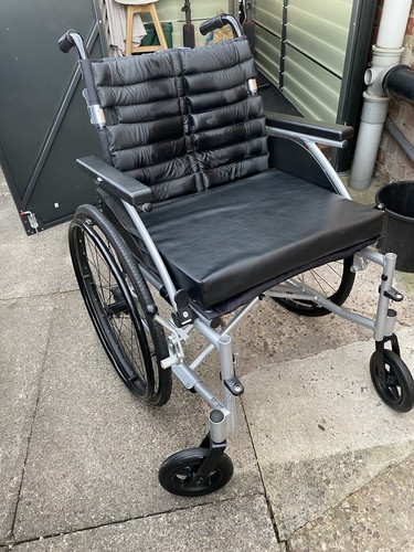 Foldable manual wheelchair - foldable,